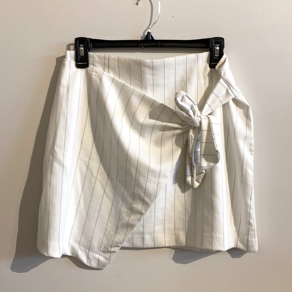 NWOT| Belle Vere | Tie Skirt